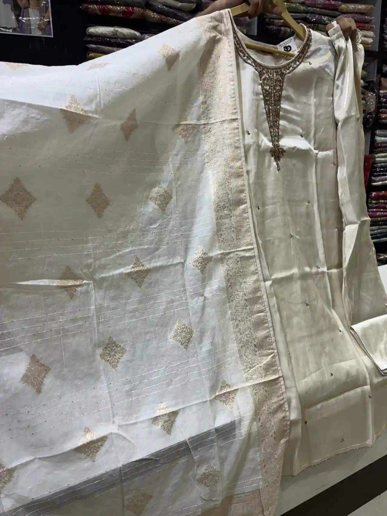 Elegant Cream Straight-Cut Suit for WeddingsParties