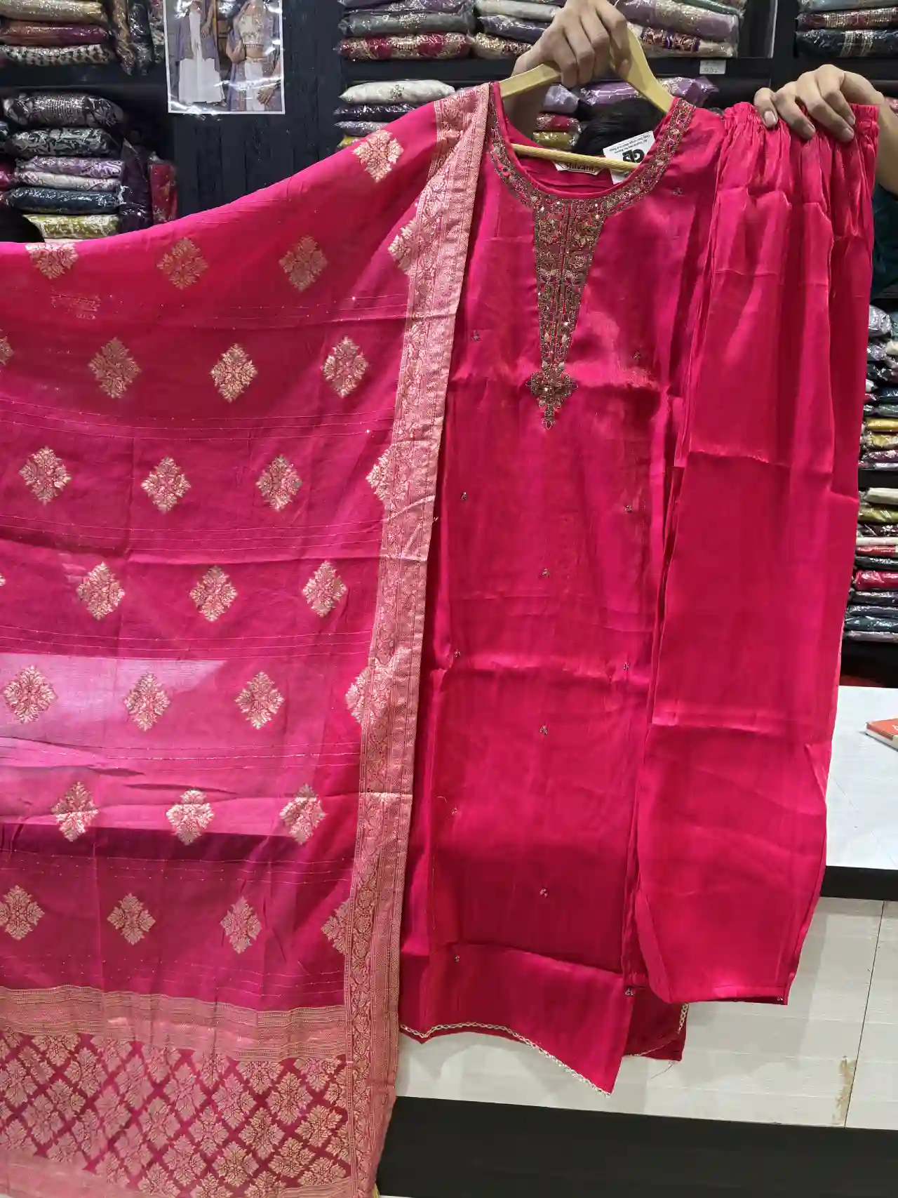 Ethnic Rani Pink Hand-Worked Suit (2)