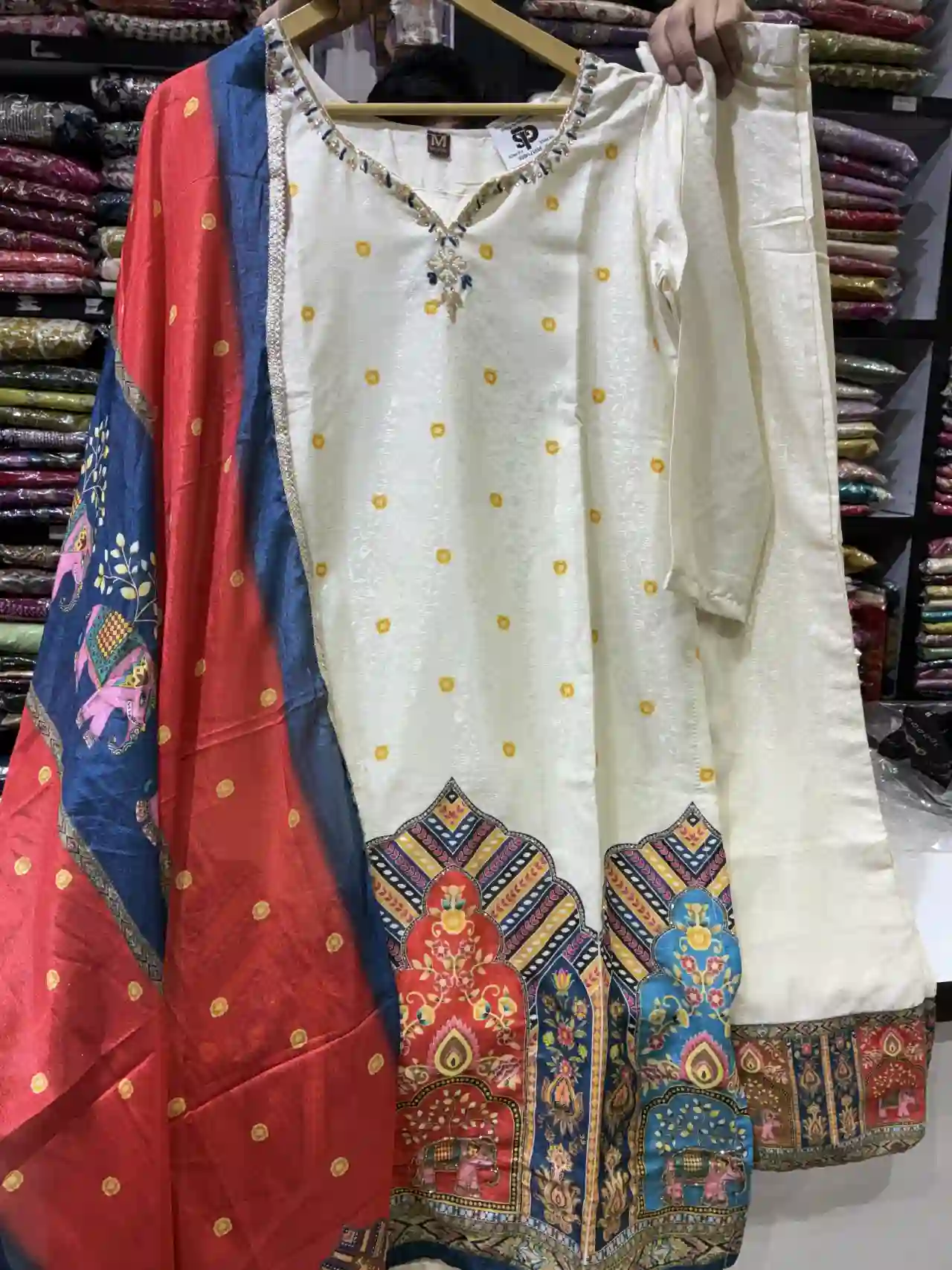 Traditional Ivory Jharokha Print Anarkali (1)
