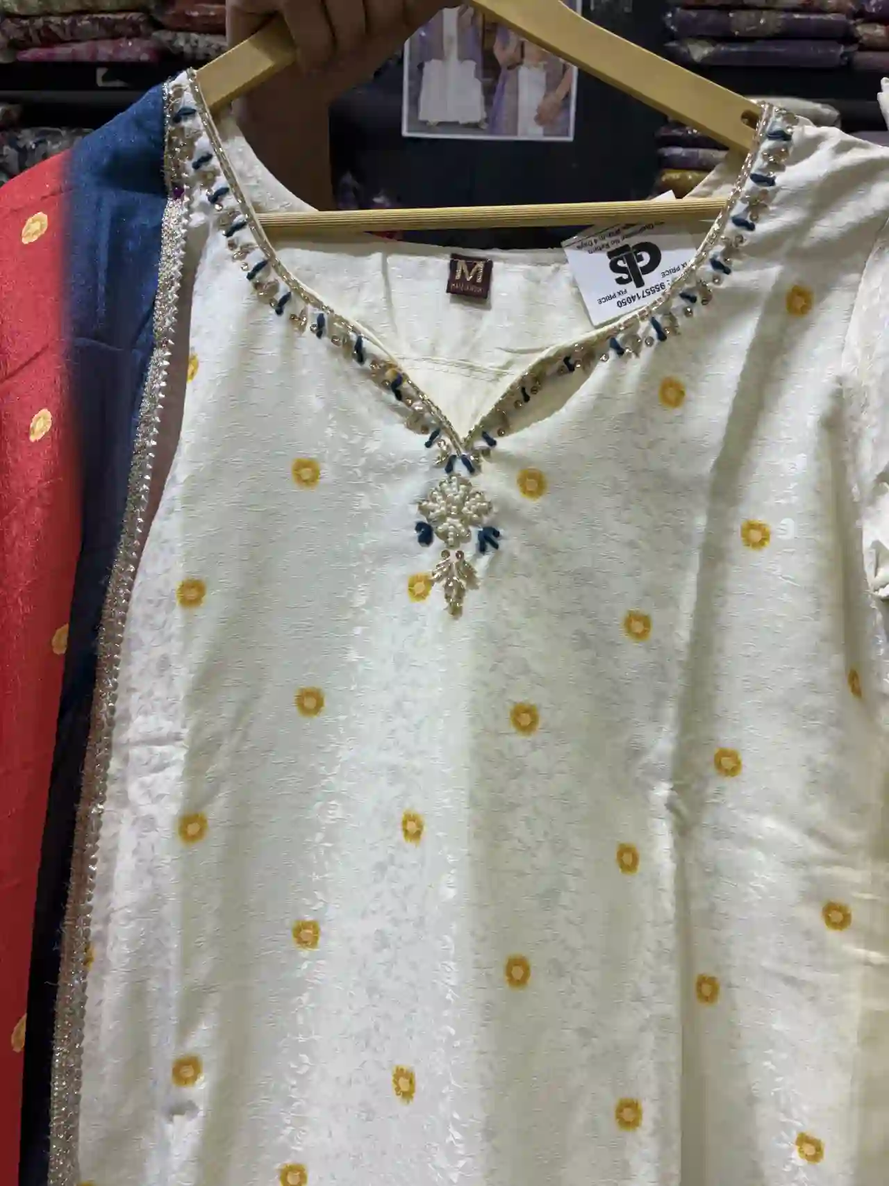 Traditional Ivory Jharokha Print Anarkali (1)