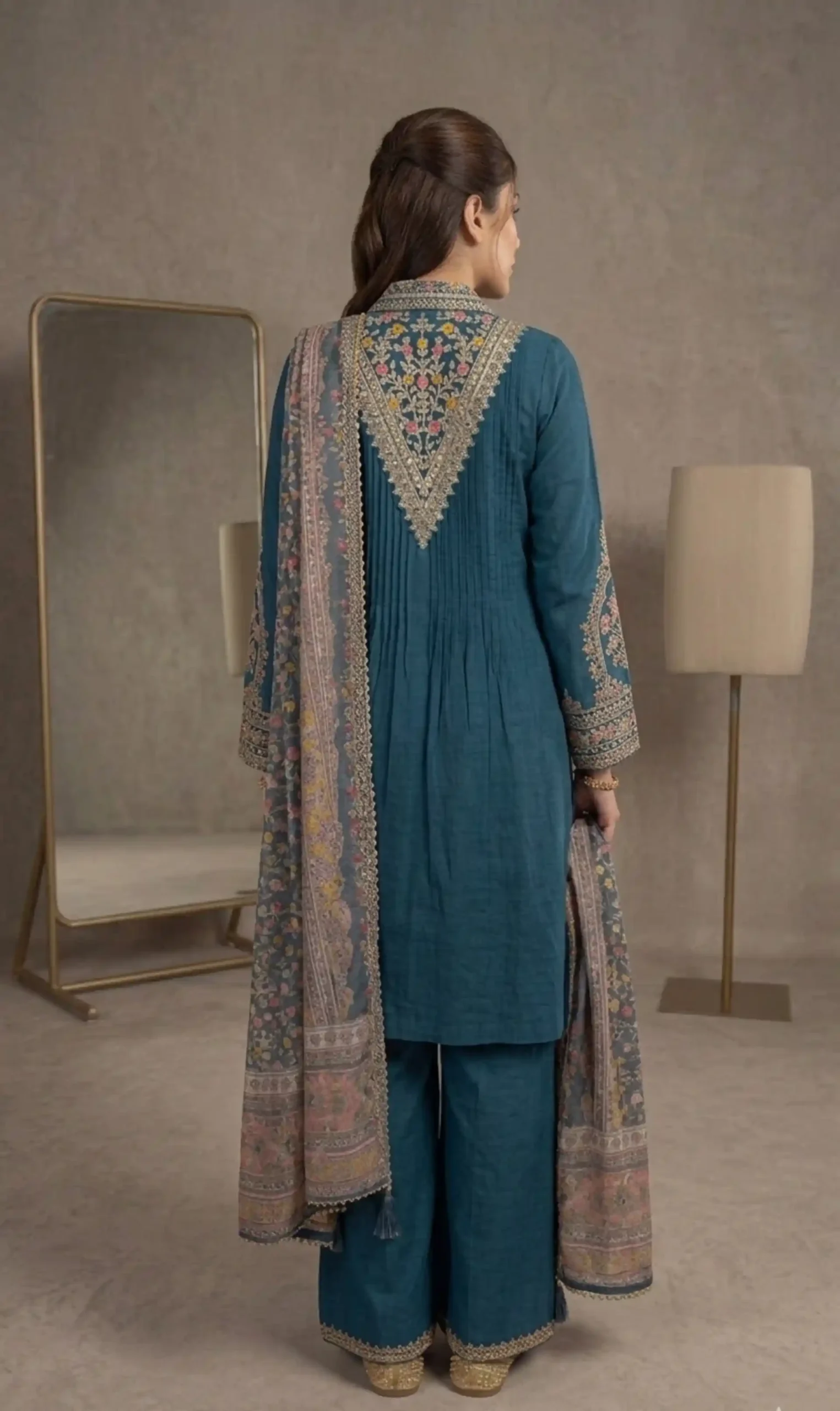 Indigo Bloom Regency Set & Printed Dupatta